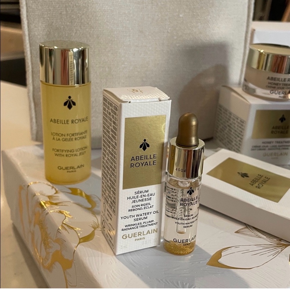 GUERLAIN ABEILLE ROYALE AGE-DEFYING PROGRAMME 6 PIECE SET W/ BAG - Picture 14 of 15